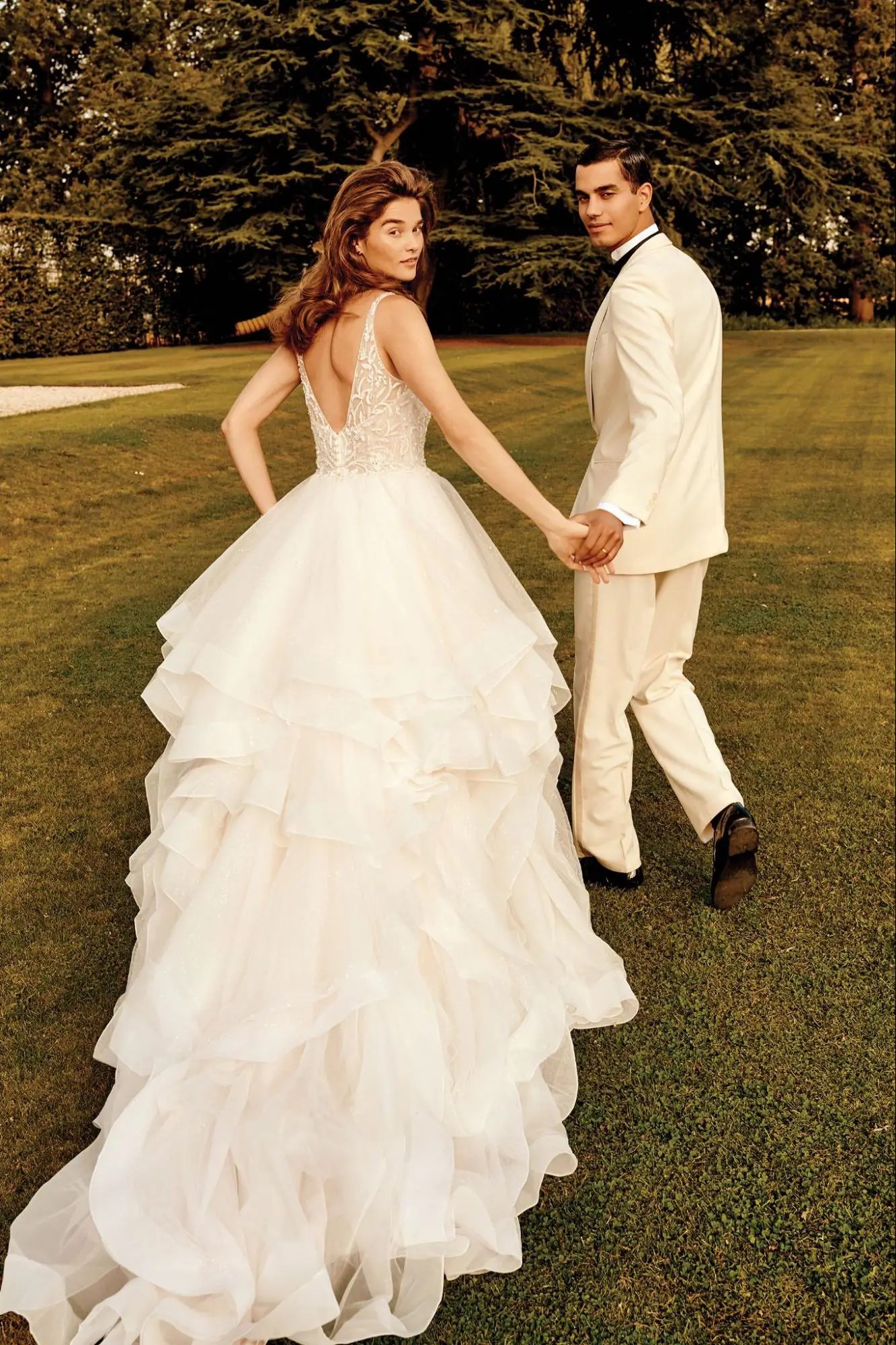 Model wering wedding dress - Carissa by Justin Alexander