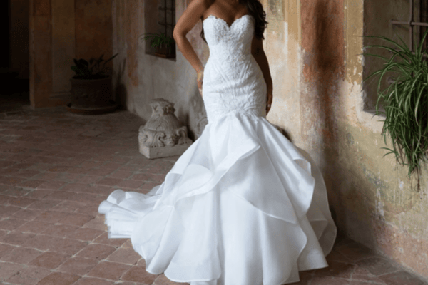 a gorgeous bride in her mermaid wedding gown