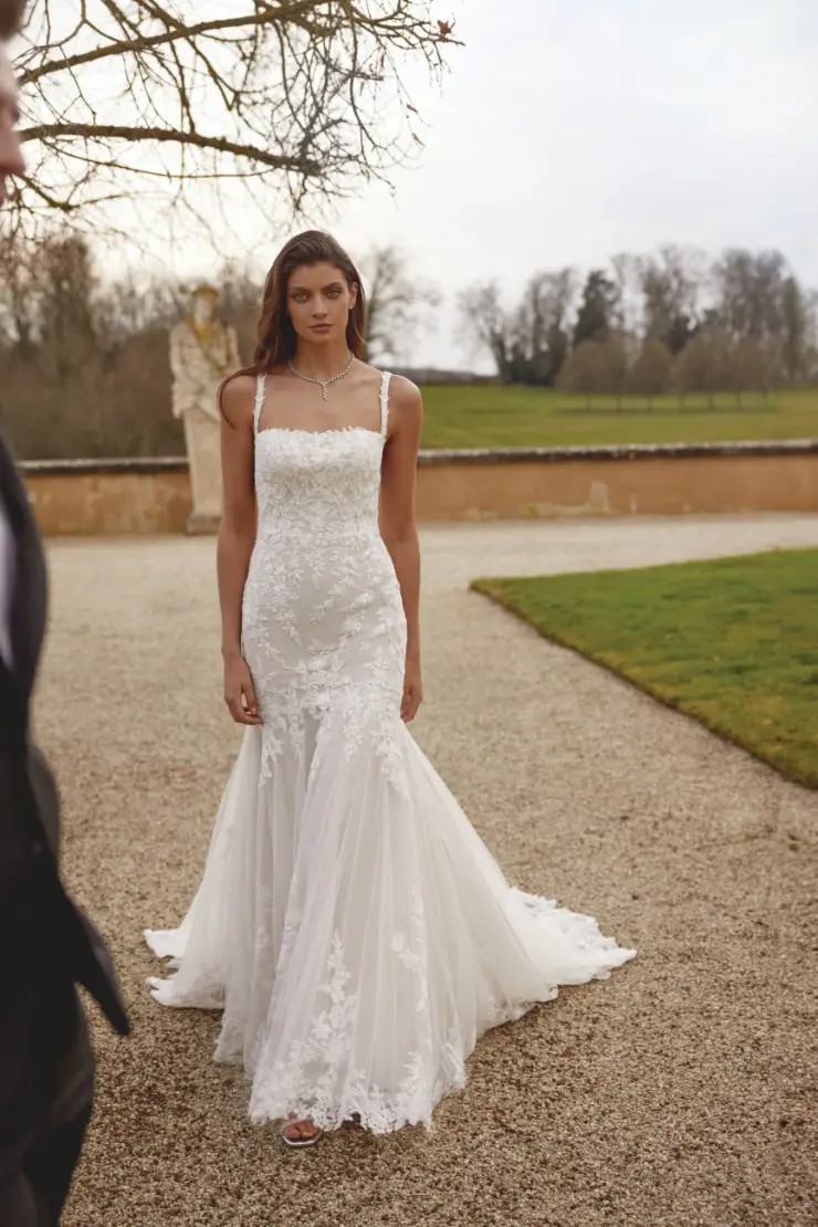 Straight neck trumpet wedding dress with lace