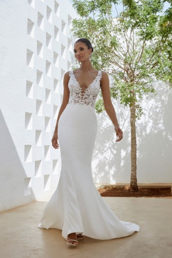 Adore by Justin Alexander Style #Kari #0 default Ivory thumbnail
