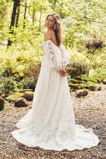 Lillian West Style #66333 w/Sleeves #4 Ivory/Latte thumbnail